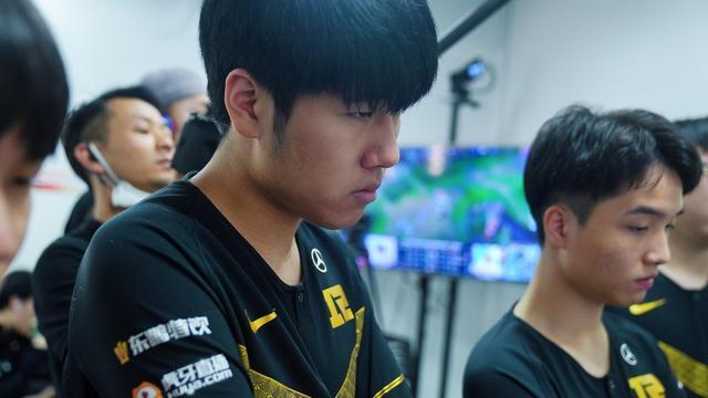 在与尼克斯 在与尼克斯