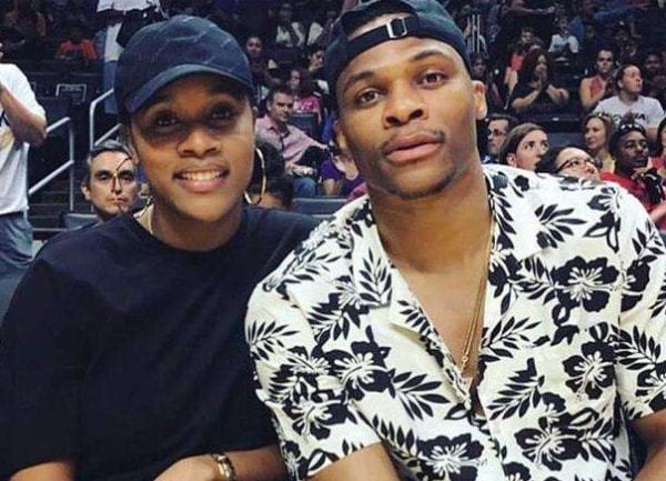 中标记门前 中标记门前